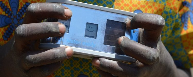 device for solar water disinfection
